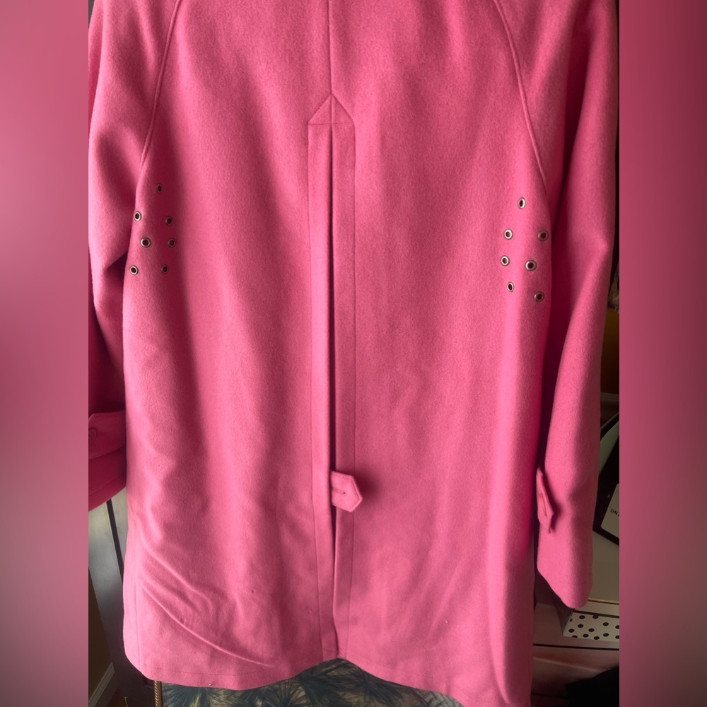 Pink coat - Picture 7 of 10